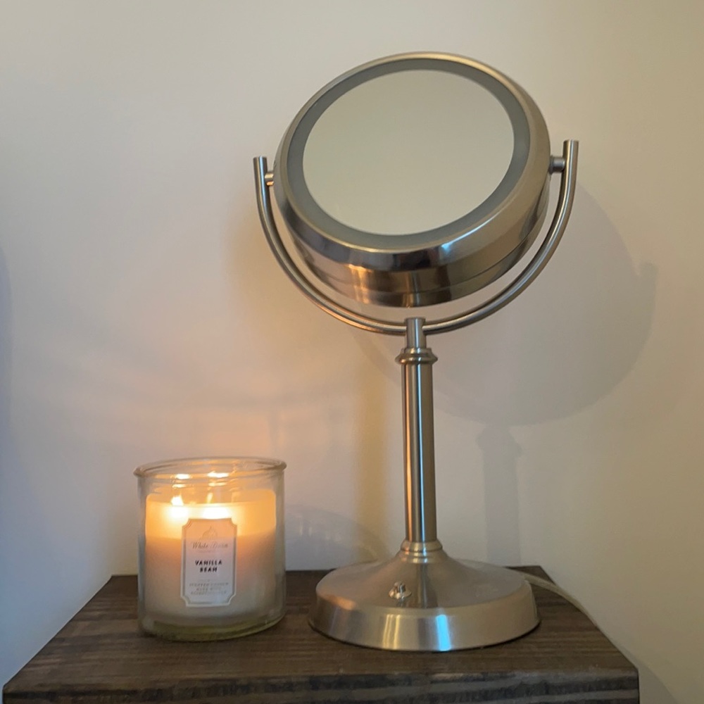 Light up mirror